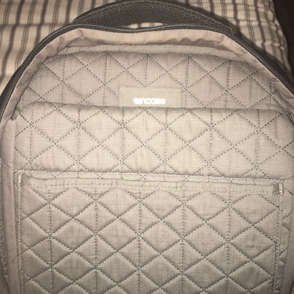 Incase Laptop Backpack - Picture 2 of 8